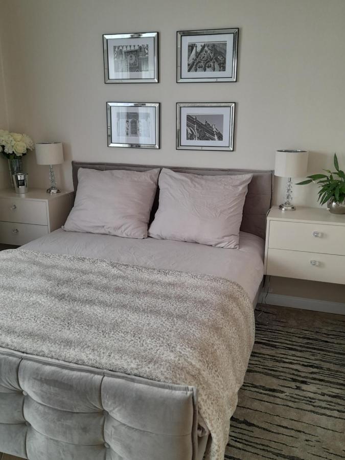 Beige Mood City Apartment Вроцлав Екстериор снимка